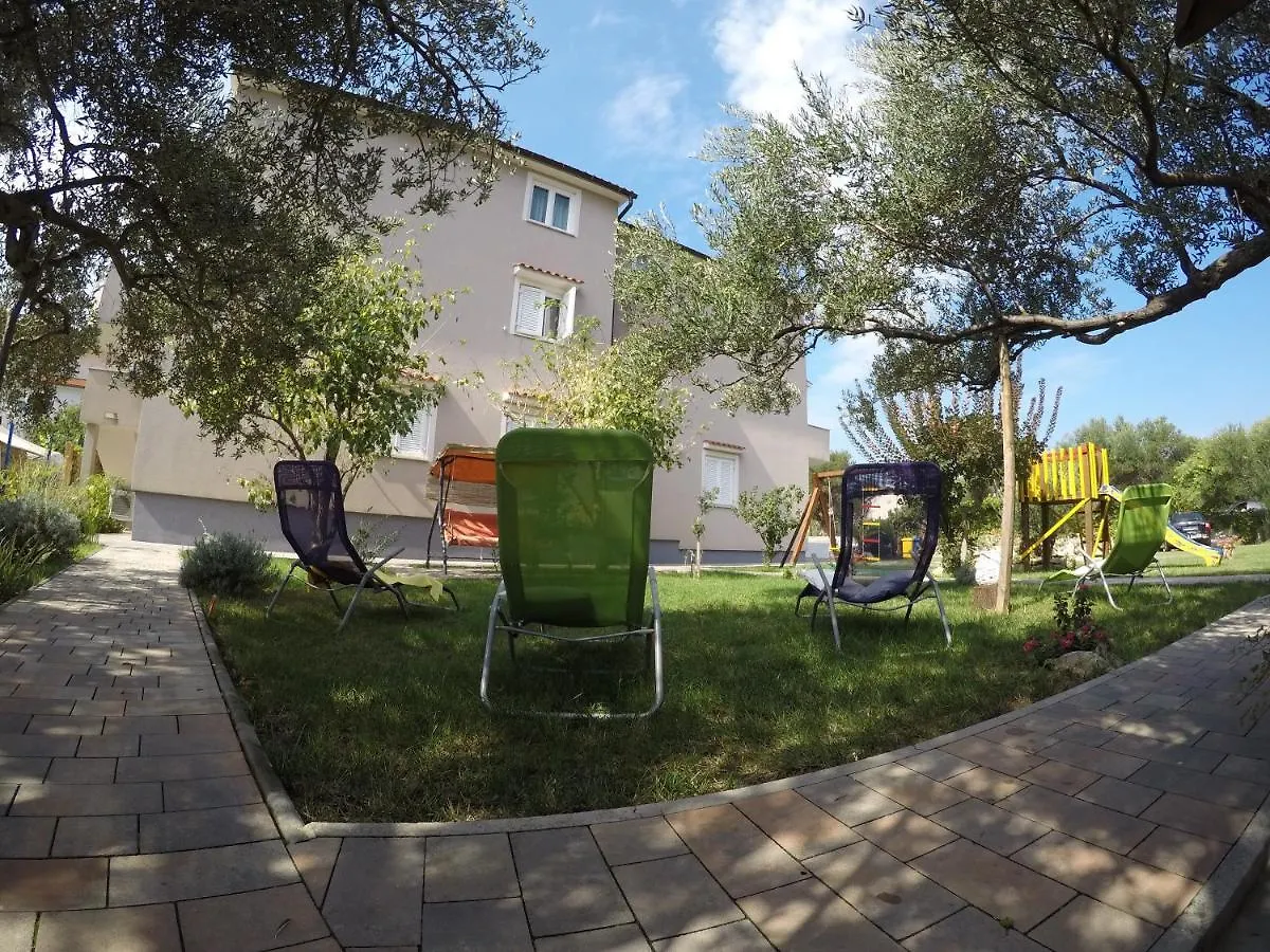 Apartments Relax 1 Banjol Croatia