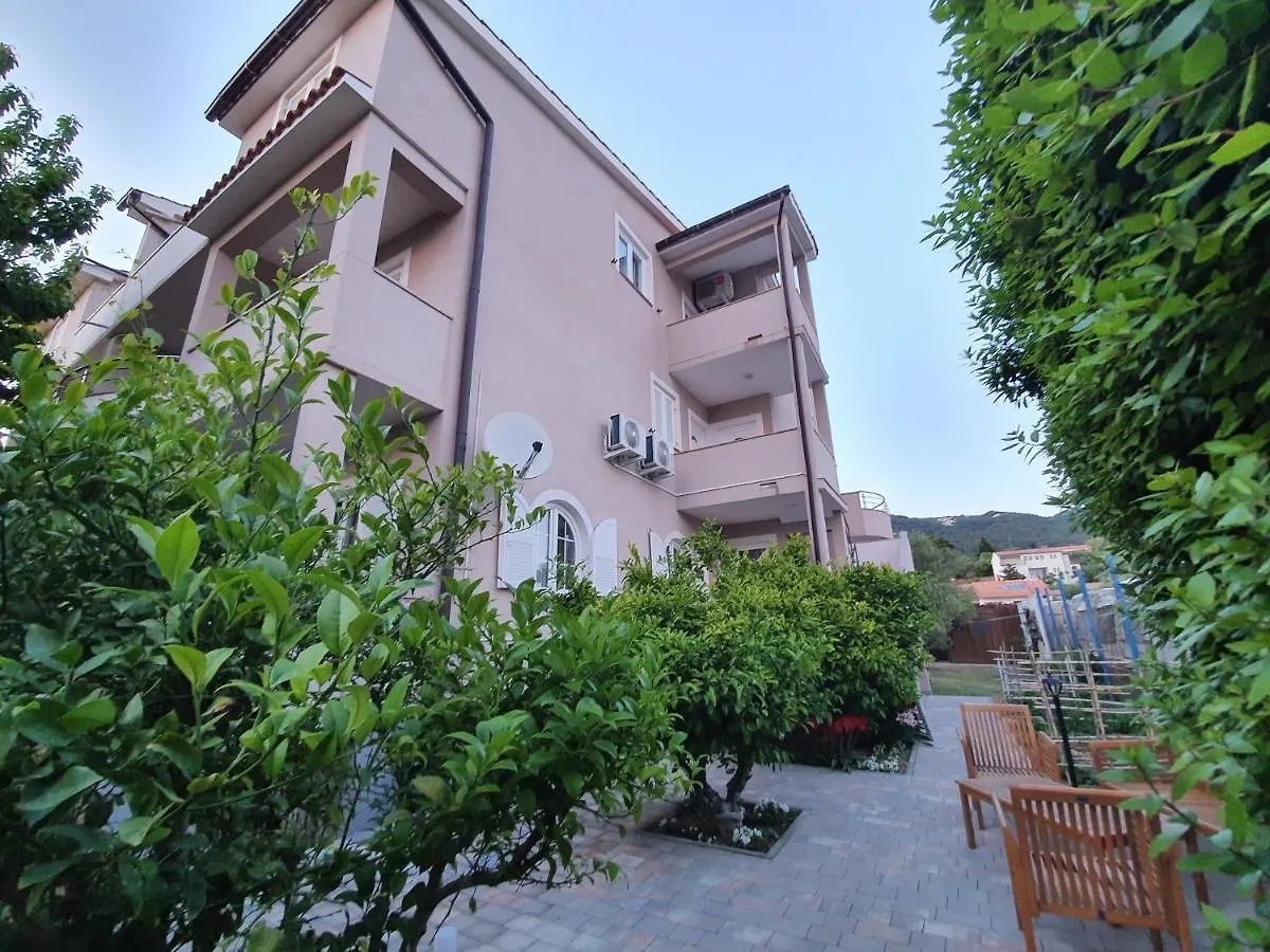 Apartments Relax 1 Banjol Croatia